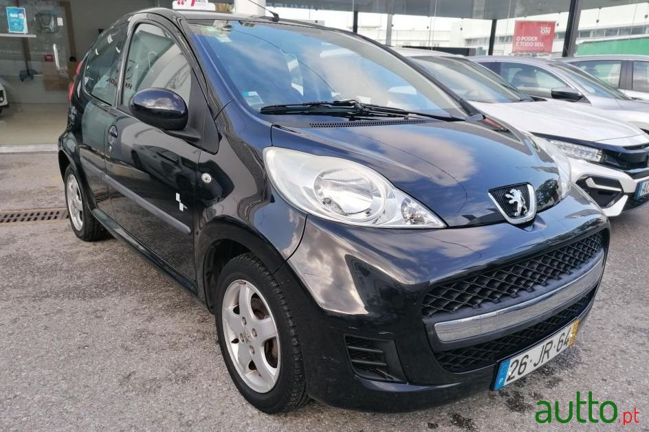 2010' Peugeot 107 photo #3