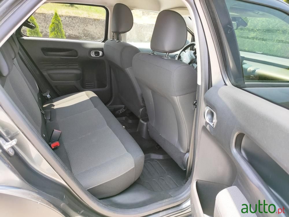 2015' Citroen C4 Cactus photo #5