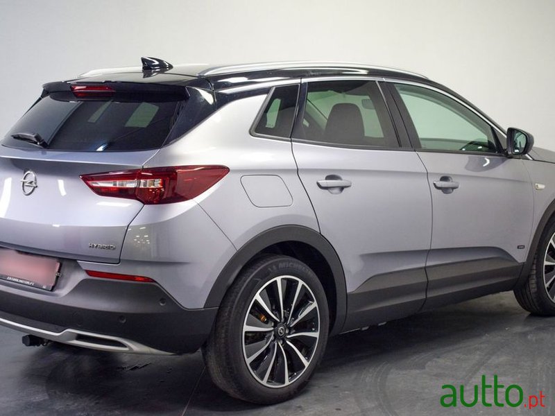 2020' Opel Grandland X photo #3
