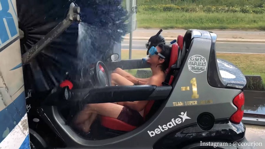 Crazy Guys Take Rare Smart Crossblade Through Automatic Car Wash