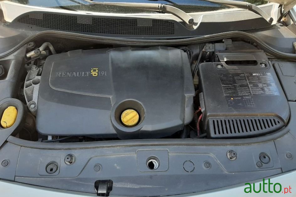 2004' Renault Megane photo #4