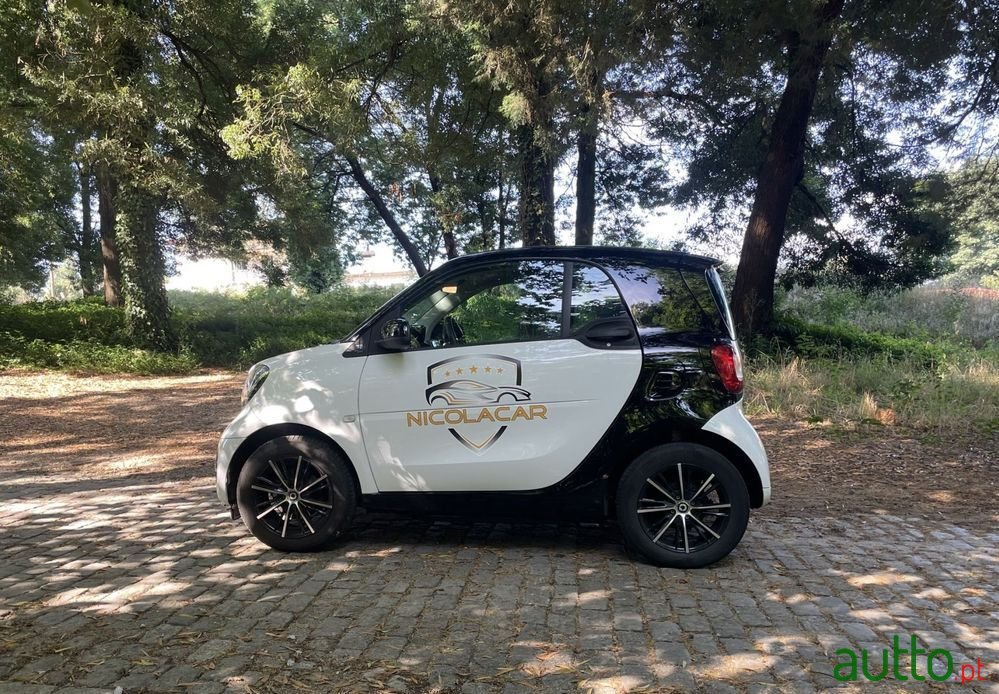 2021' Smart Fortwo Electric Drive Passion photo #4