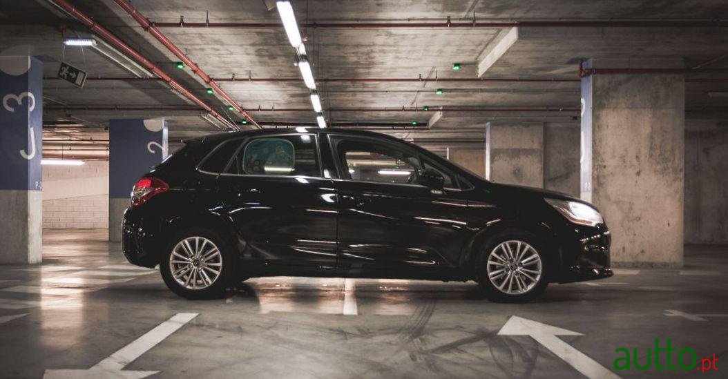 2012' Citroen C4 photo #4