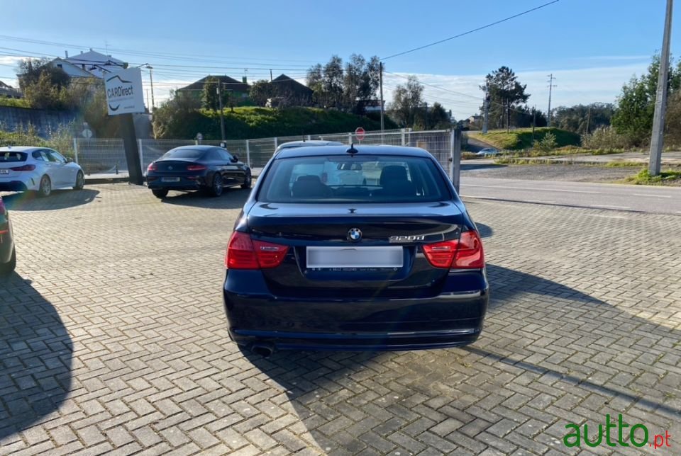 2009' BMW 320 photo #6