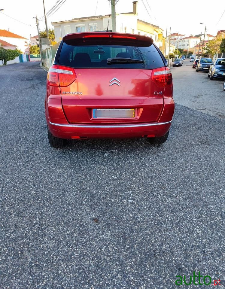 2009' Citroen C4 Picasso photo #3