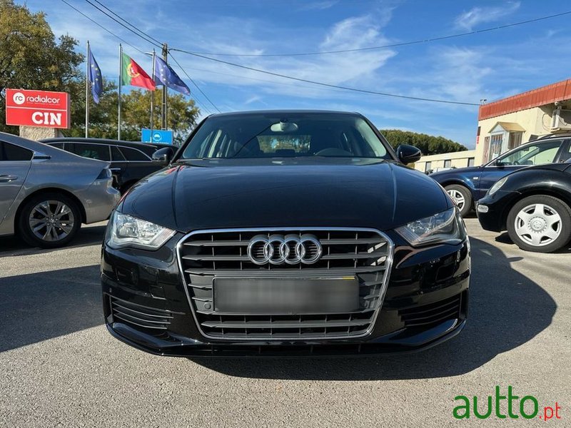 2014' Audi A3 Limousine photo #2