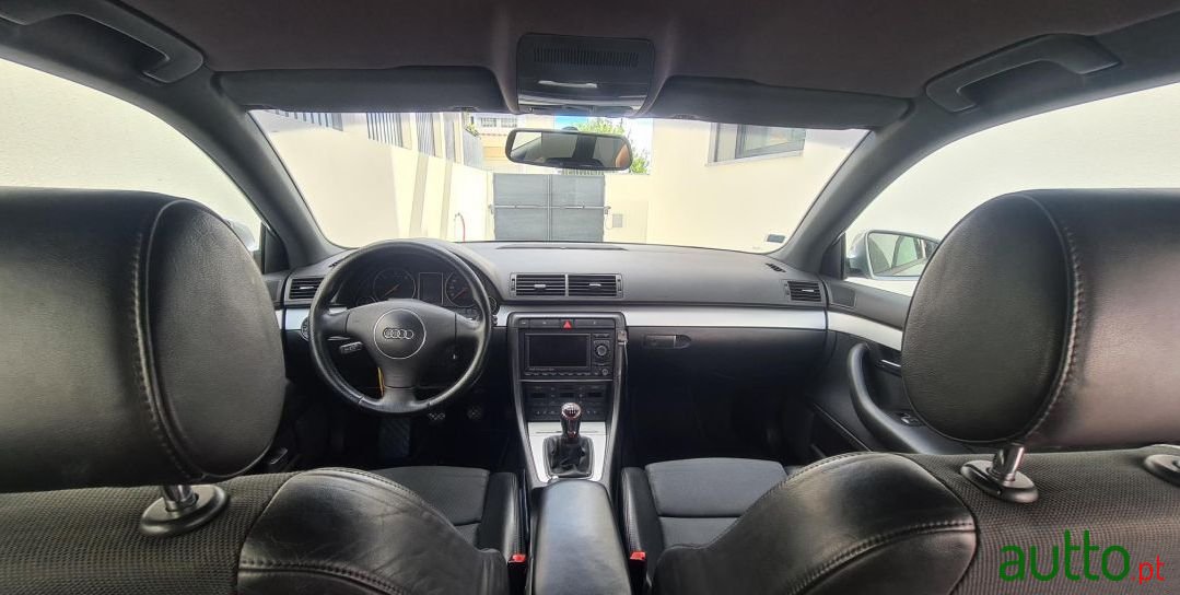 2002' Audi A4 Avant photo #3