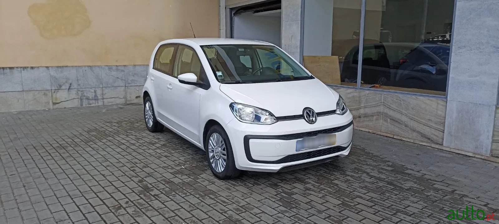 2019' Volkswagen Up photo #4