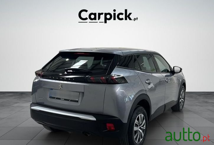 2023' Peugeot 2008 photo #5