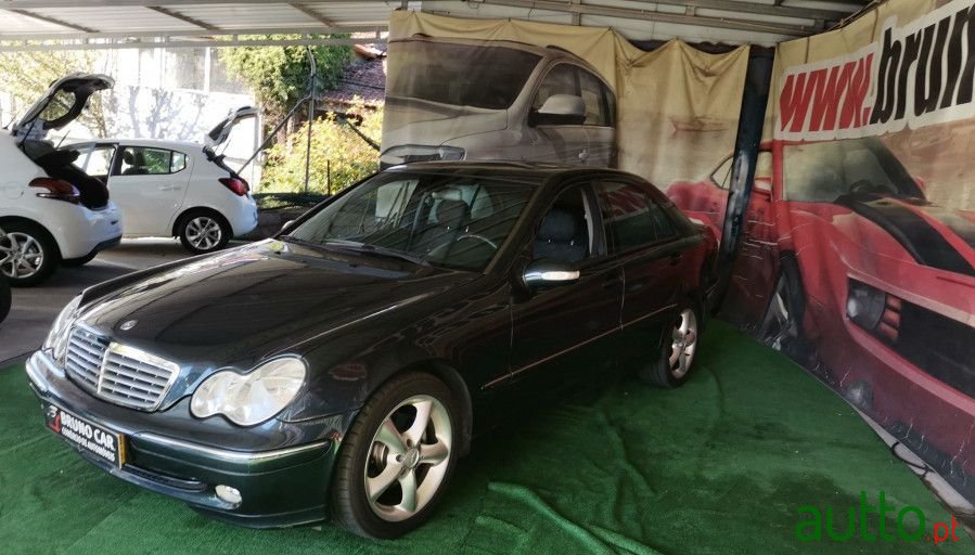 2003' Mercedes-Benz C-220 photo #3