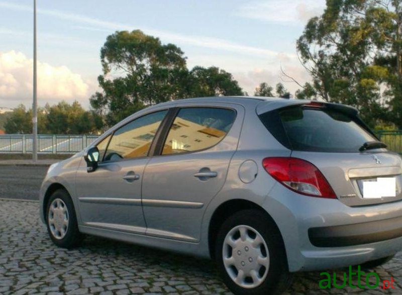 2010' Peugeot 207 1.6 Hdi Premium photo #1