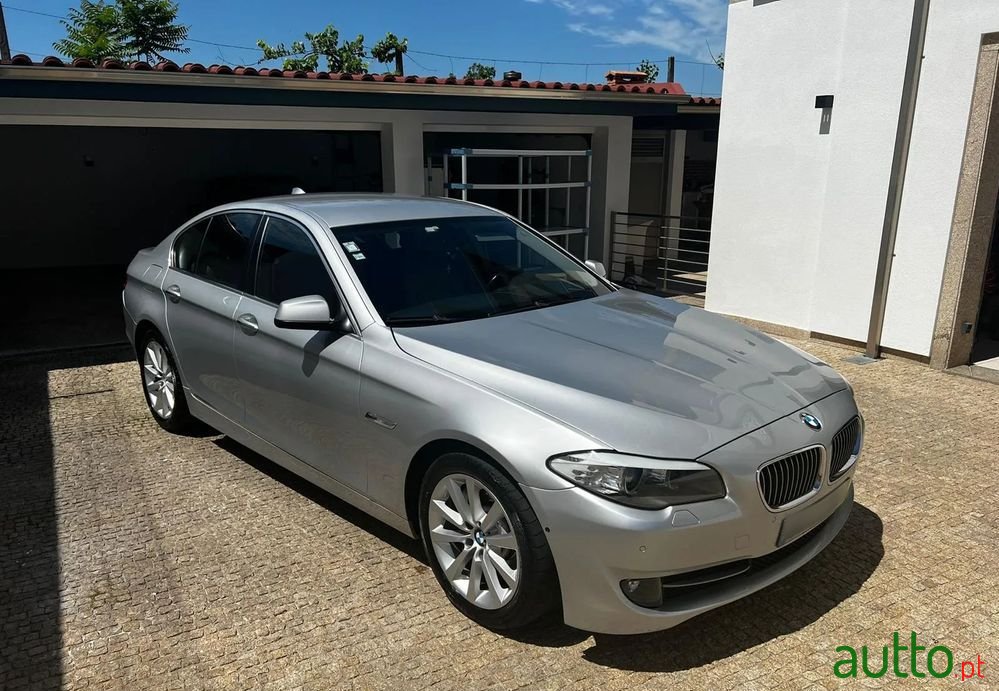 2010' BMW 530 D Auto photo #2