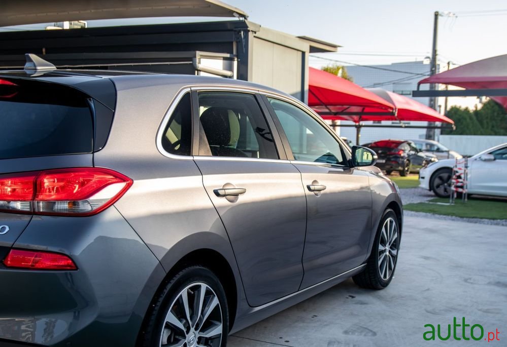 2018' Hyundai i30 photo #6