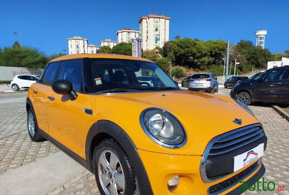 2015' MINI One photo #2