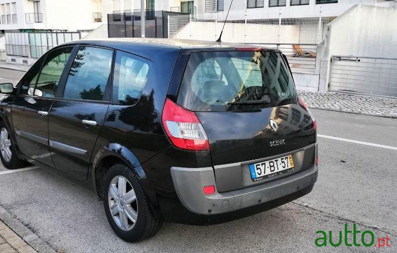 2006' Renault Grand Scenic photo #2