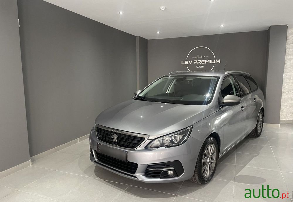 2018' Peugeot 308 Sw photo #1
