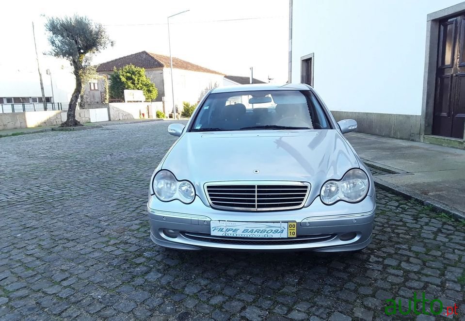 2000' Mercedes-Benz C-220 photo #2