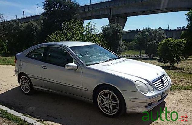 2003' Mercedes-Benz C-220 photo #1