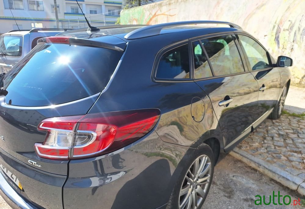 2010' Renault Mégane Sport Tourer photo #6