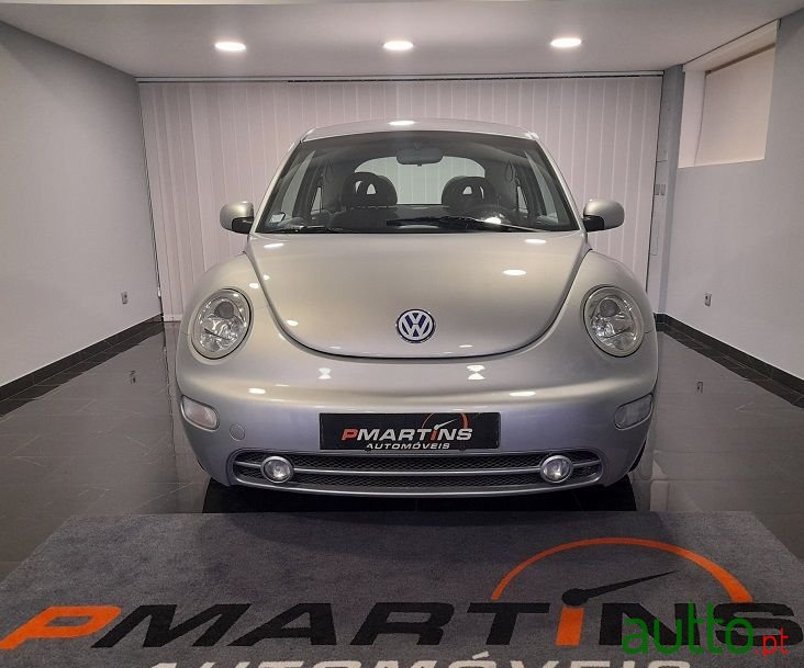 2002' Volkswagen New Beetle photo #3
