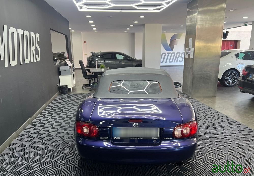 2004' Mazda MX-5 photo #6