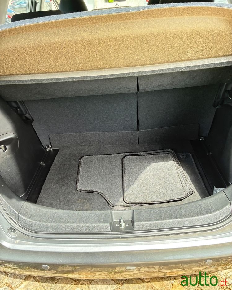 2009' Honda Jazz photo #3