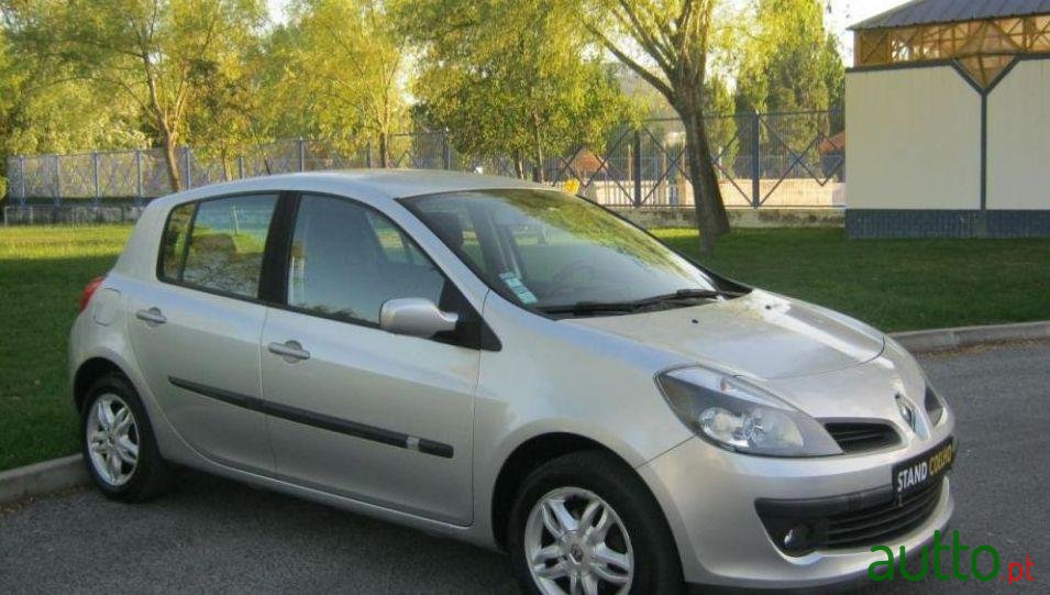 2006' Renault Clio photo #4