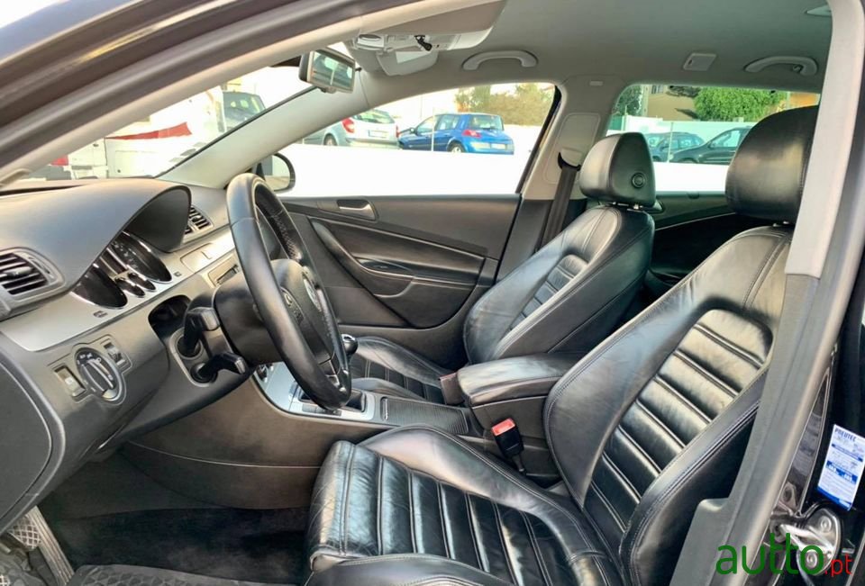 2009' Volkswagen Passat Variant photo #5