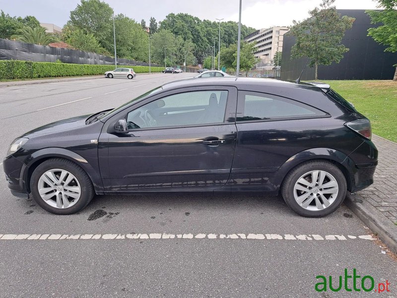 2008' Opel Astra Gtc photo #4