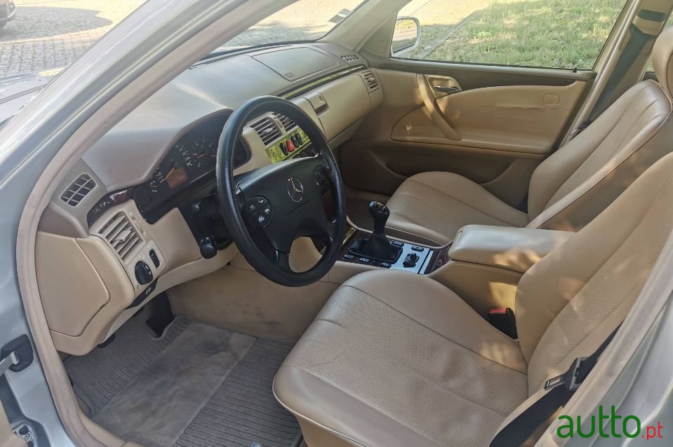 1999' Mercedes-Benz 270 photo #6