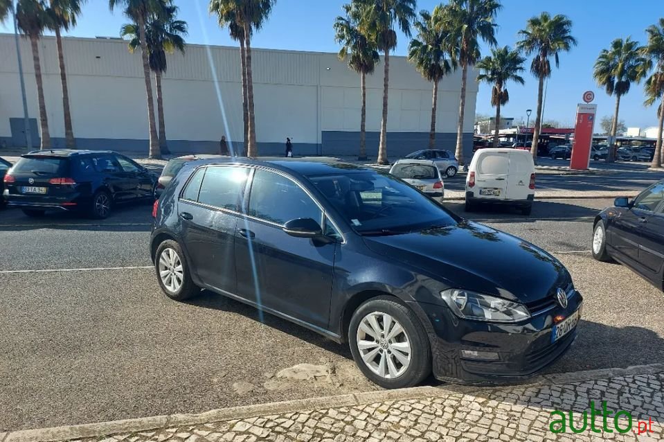 2015' Volkswagen Golf photo #1