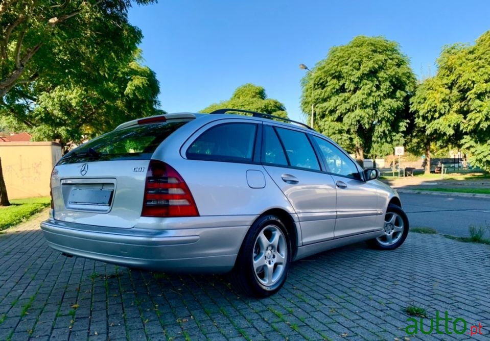 2002' Mercedes-Benz C-220 photo #4