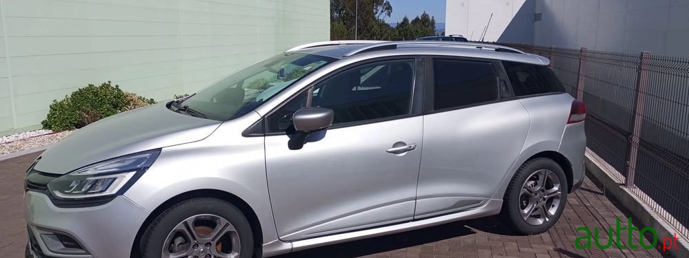 2019' Renault Clio 1.5 Dci Gt Line photo #3