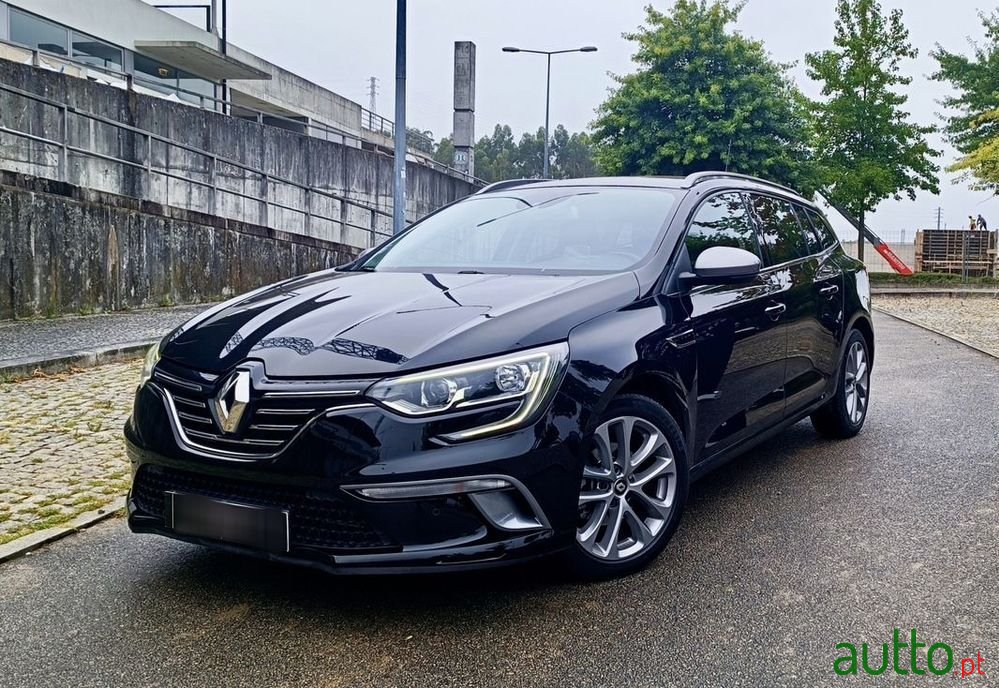 2016' Renault Megane Sport Tourer photo #1