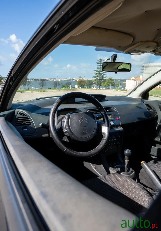 2005' Citroen C4 photo #6