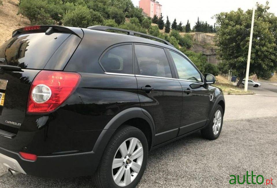 2008' Chevrolet Captiva 2.0 Vcdi Lt 7L photo #1