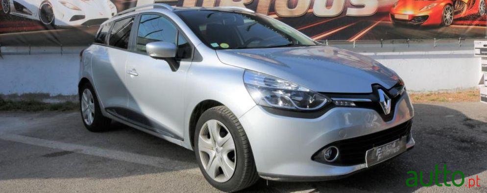 2015' Renault Clio Sport Tourer photo #4