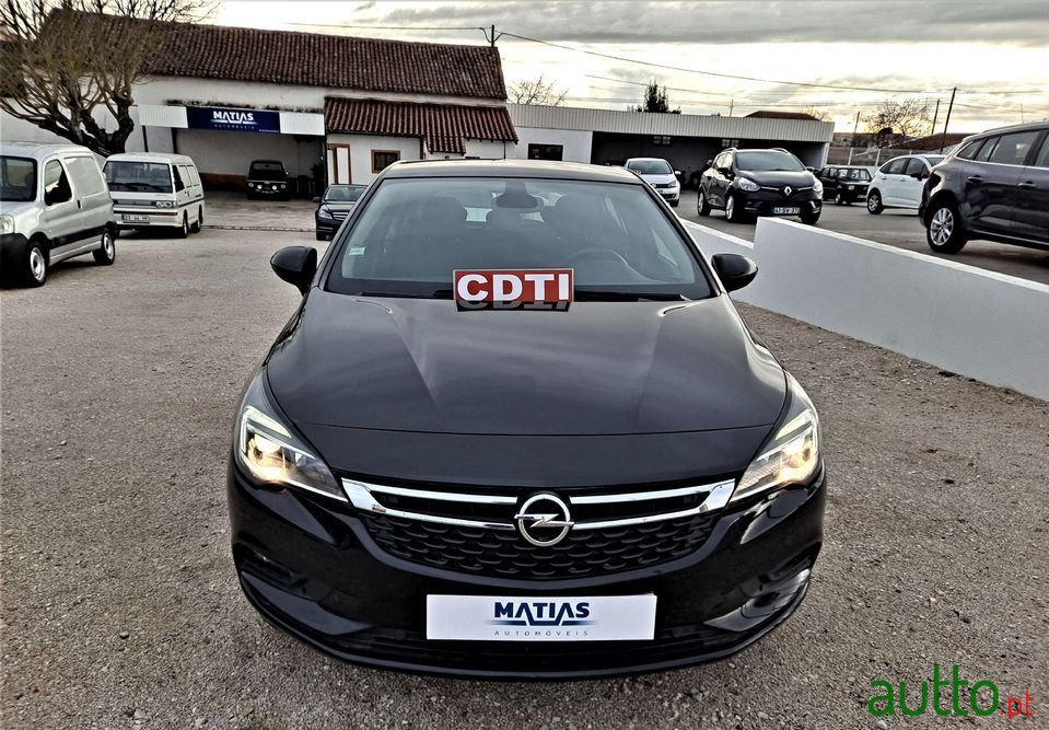 2016' Opel Astra photo #2