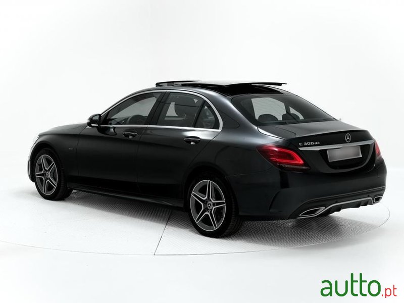 2021' Mercedes-Benz Classe C De Amg Line photo #4