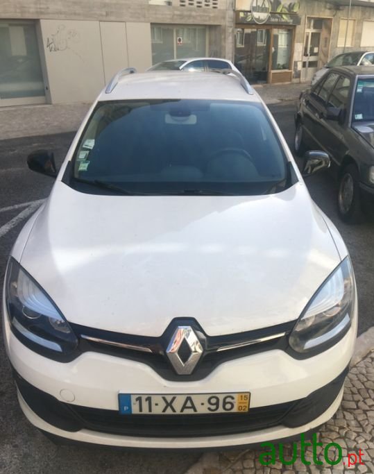 2015' Renault Megane Sport Tourer photo #2
