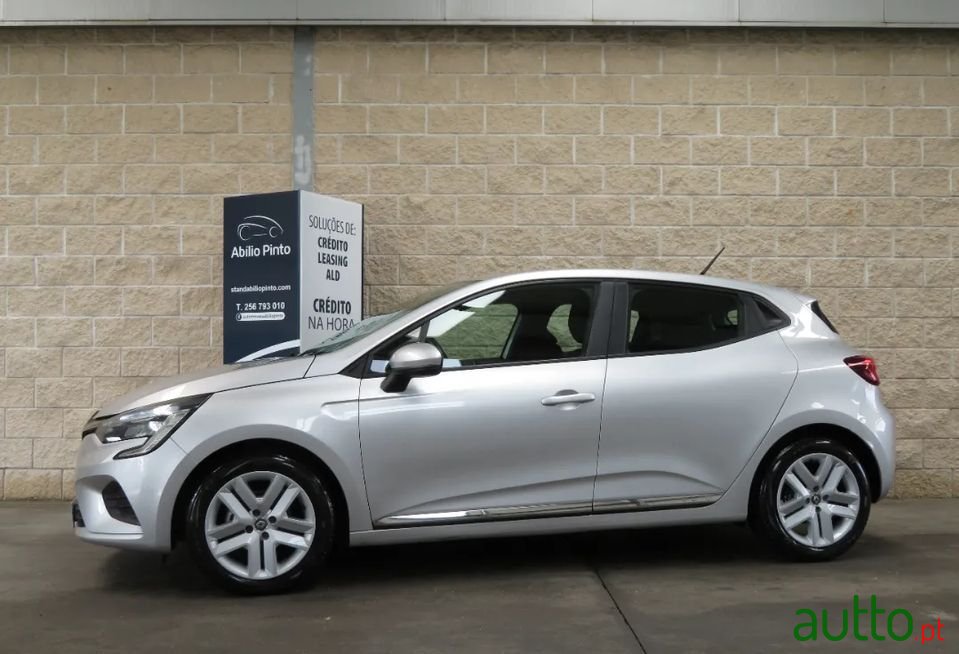 2021' Renault Clio photo #2
