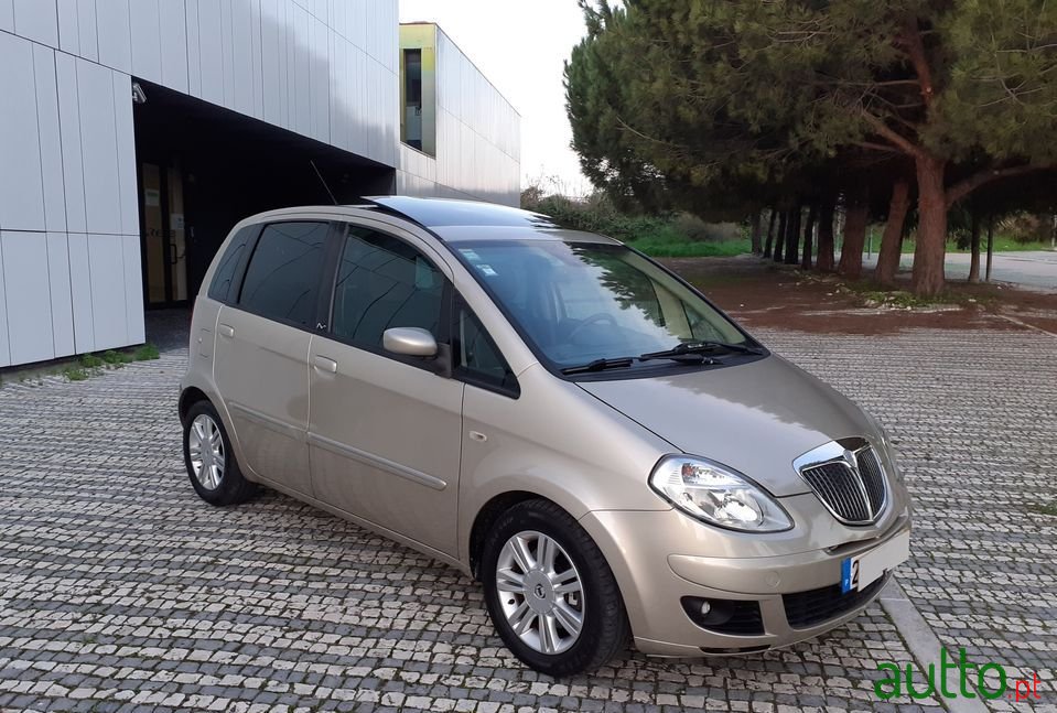 2006' Lancia Musa photo #1