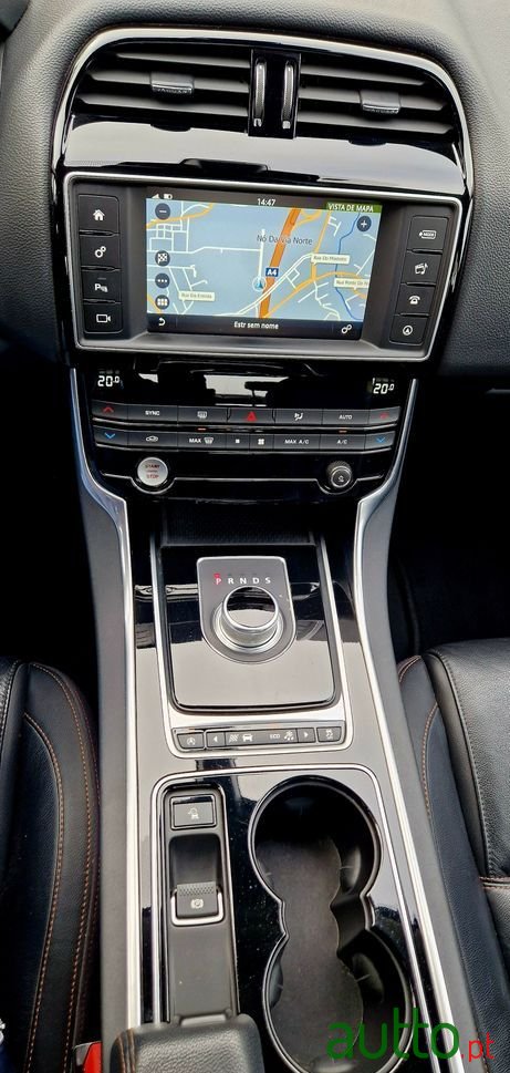 2017' Jaguar XE 2.0 D Prestige Aut. photo #6