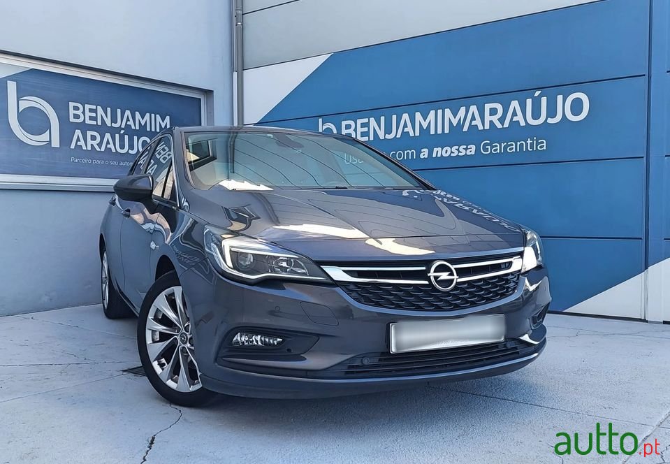 2016' Opel Astra photo #1