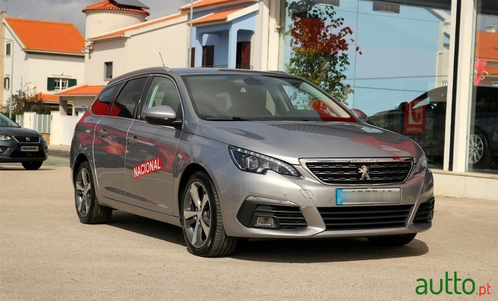 2017' Peugeot 308 Sw photo #2