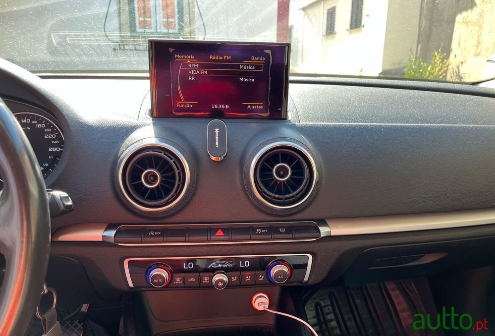 2013' Audi A3 Sportback photo #5