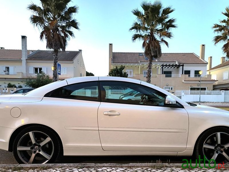 2011' Volvo C70 D3 Momentum photo #6