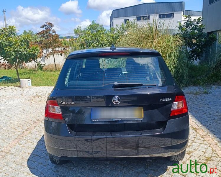 2015' Skoda Fabia 1.4 Tdi Style photo #2