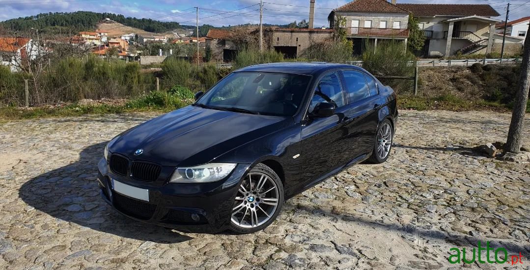 2011' BMW 320 photo #5