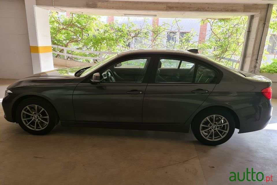 2017' BMW 320 photo #4